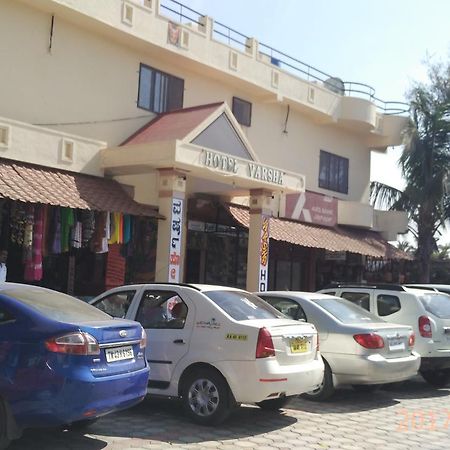 Hotel Varsha האמפי מראה חיצוני תמונה